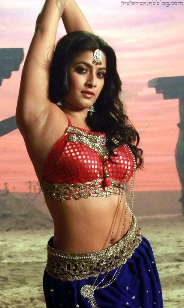 varalaxmi sarathkumar hot pics